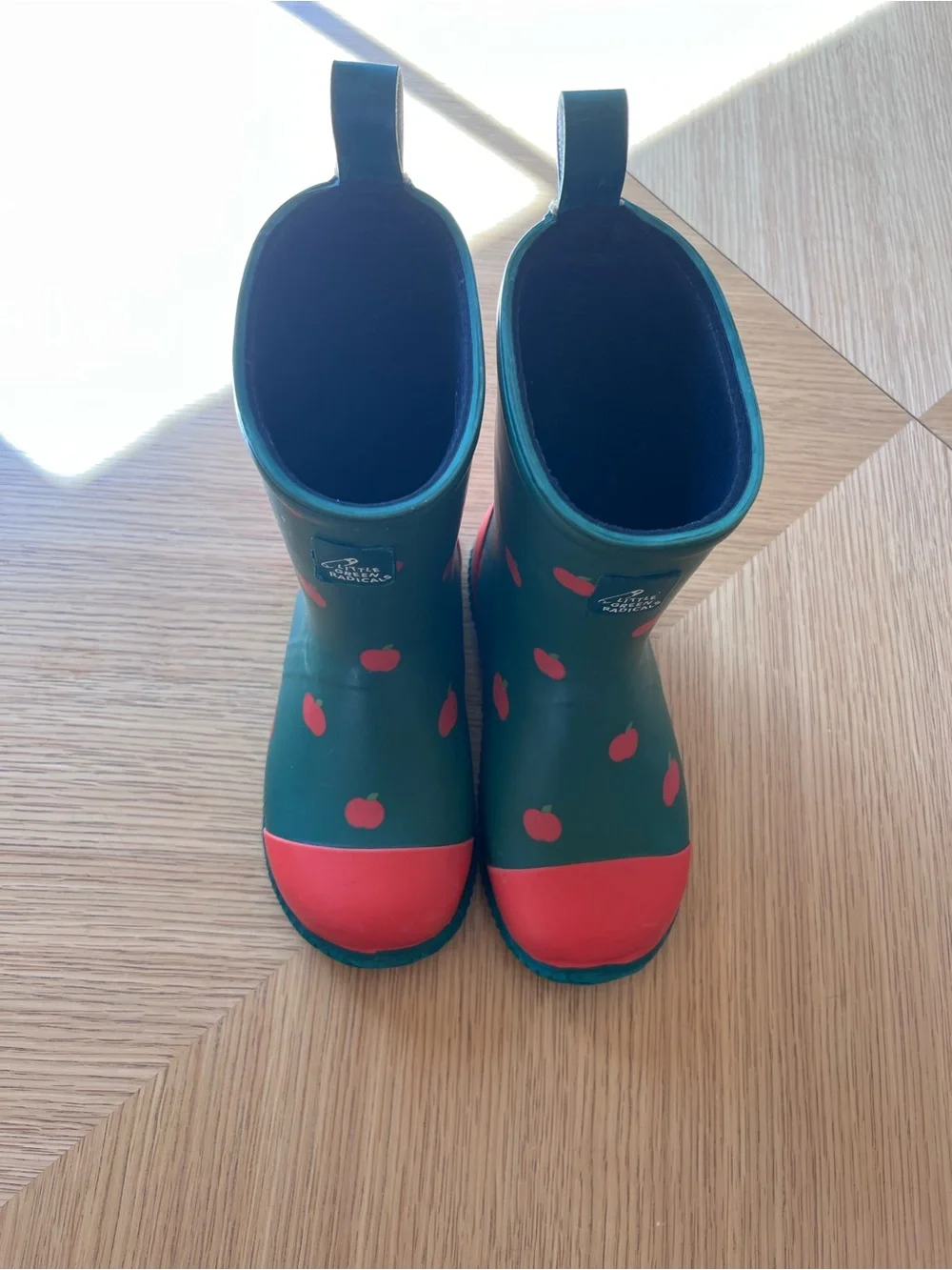 Little Green Radicals | Red Apples Classic Natural Rubber Rain Boots | Size 10
